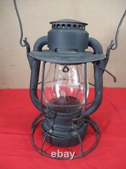 Antique Dietz Vesta USA NY Kero Railroad Lantern C. C. C. & St. L. Railyard