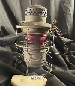 CHICAGO & NORTHWESTERN RAILWAY red-globe railroad lantern USA Adlake Kero 1923